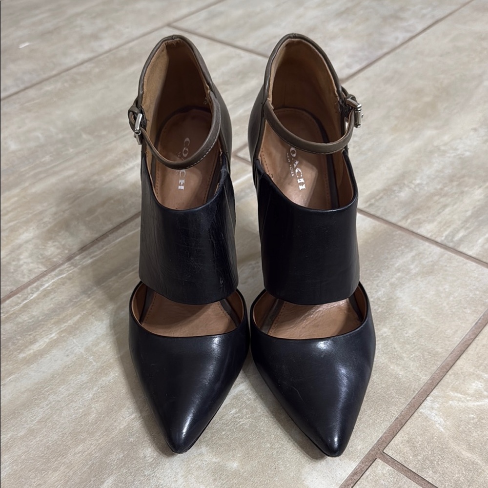 Coach Black Leather Heels Sophisticated Design